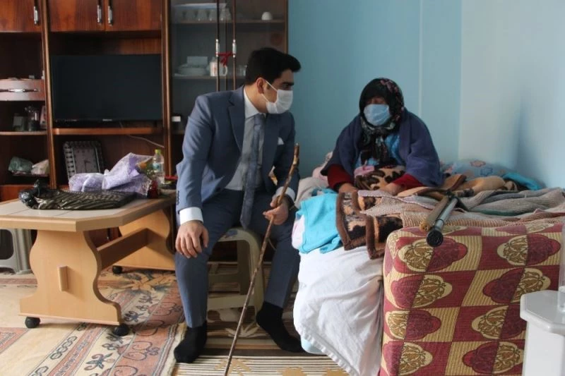 Kaymakam Kini’den yaşlılara yakın ilgi
