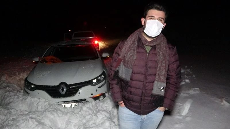 Mersin’de otomobili kara saplanıp mahsur kalan vatandaş 3 saatte kurtarıldı
