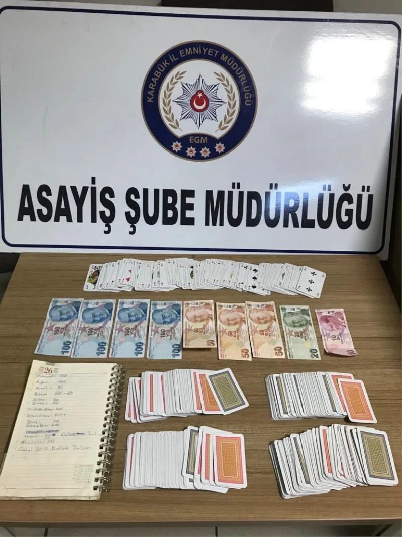 Karabük’te işyeri kumarhaneye çevrildi, 4 kişi suçüstü yakalandı
