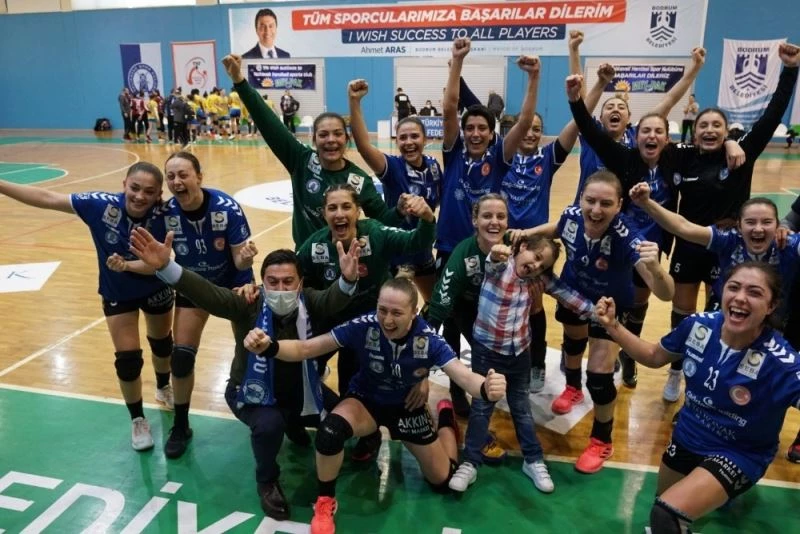 Yalıkavakspor’da 5 pozitif vaka çıkınca maç iptal edildi
