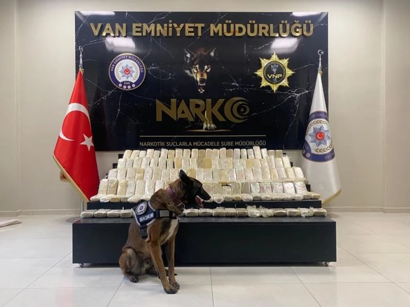 ’Magnum’ ilk icraatında 104 kilo eroin yakaladı
