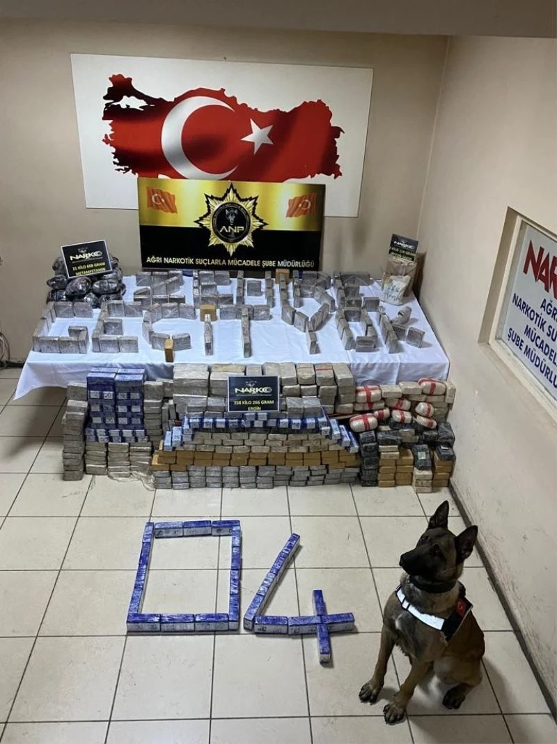 Ağrı’da saman çuvallarının altına gizlenmiş 358 kilo eroin ele geçirildi
