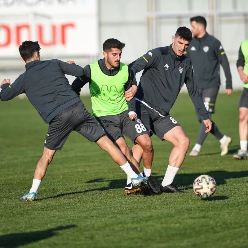 Bursaspor günü çift antrenmanla tamamladı
