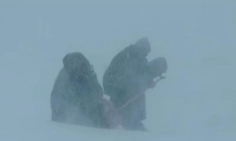 Hastayı tipide 4 saat süren zorlu çalışmayla hastaneye götürdüler
