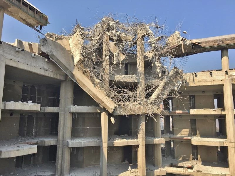 Çekirge Teras yıkımlarla şekilleniyor
