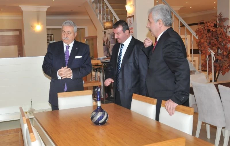 Palandöken, “Gençlerin yuva kurmasının önü açılmalı”
