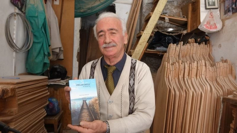 Sandıkçı dükkanından ilham alıp yazdığı şiirleri kitapta topladı
