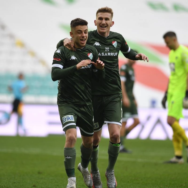 Bursaspor zorlu fikstürü avantaja çevirmek istiyor
