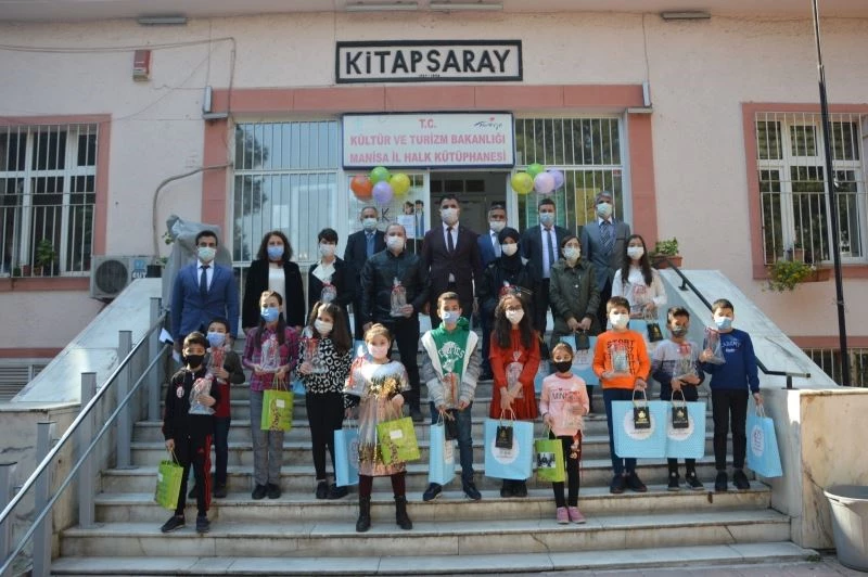 Manisa’da en çok kitap okuyanlar ödüllendirildi
