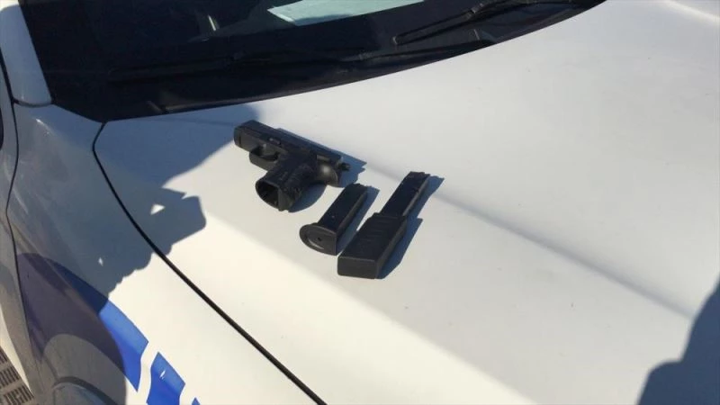 İncirlik Üssü yakınında kurusıkı tabancayla ateş açan 3 zanlı yakalandı