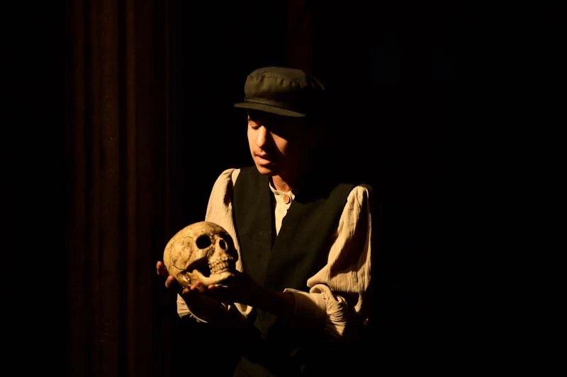 Başkentte tiyatroya destek
