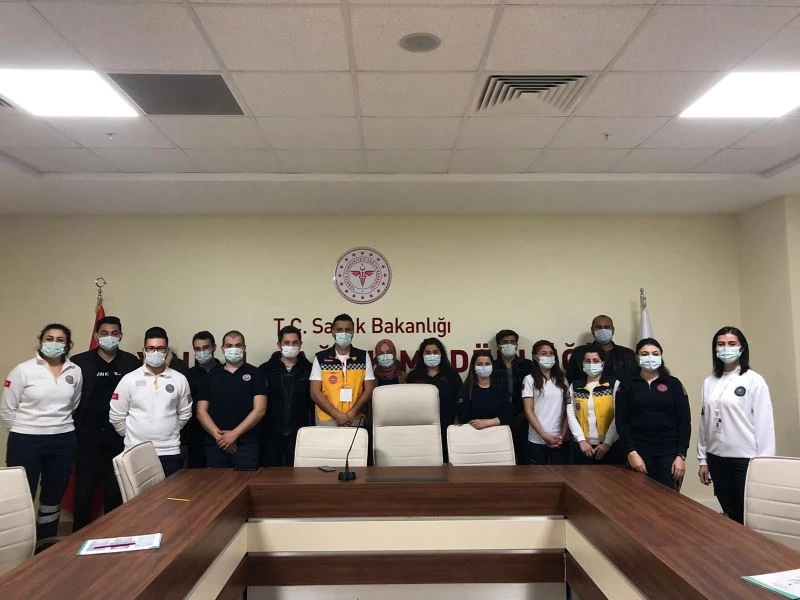 Acil sağlık personeline ’Erişkin İleri Derece Yaşam Desteği’ eğitimi verildi
