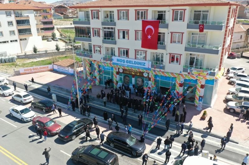 Yeşilyurt’ta kitapseverler için kitap kafe
