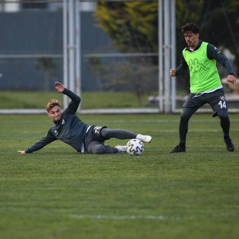 Altay maçı hazırlıklarına devam eden Bursaspor’da tempo arttı