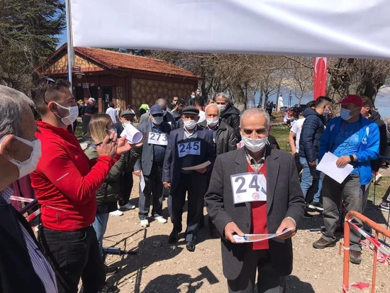 Oryantiring yarışlarında huzurevindeki yaşlılar gençlere taş çıkarttı
