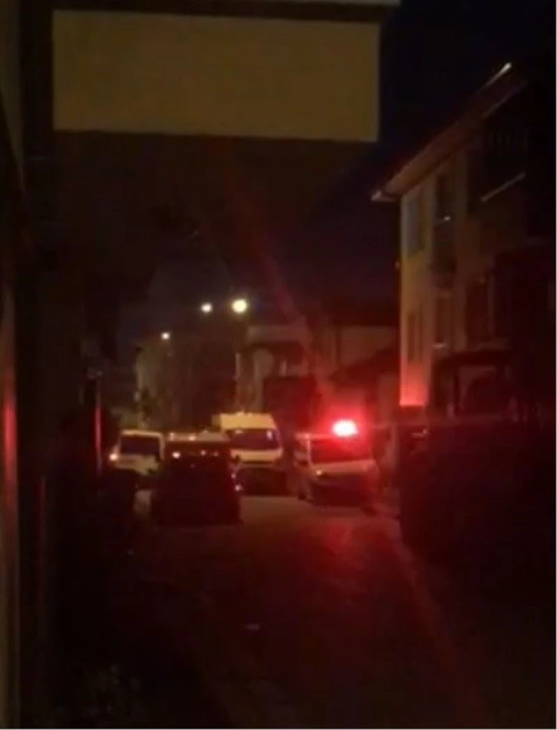 Gece yarısı gelip zile bastı, kapıyı açtıklarında kurşun yağdırdı: 1 yaralı
