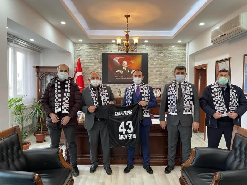 Kaymakam Pelvan: ’’Aslanapaspor’un başarısı için çalışacağız’’
