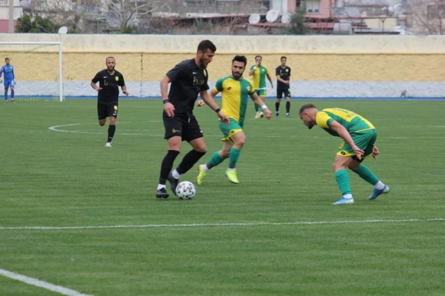 Osmaniyespor FK, Esenler Erokspor’u 2- 0’la Geçti