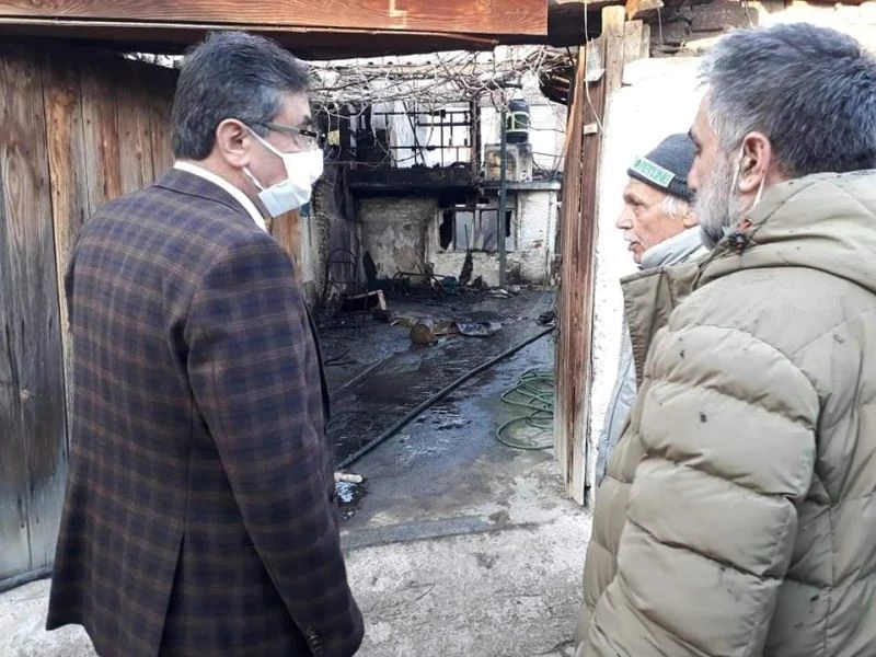 Başkan İnal, yangın bölgesinde incelemelerde bulundu
