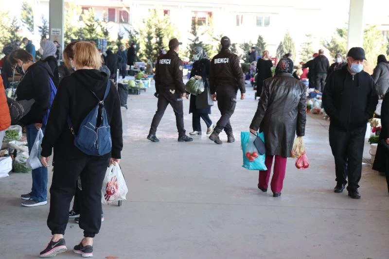 Bolu’da hafta sonu yasakları semt pazarlarının gününü değiştirdi
