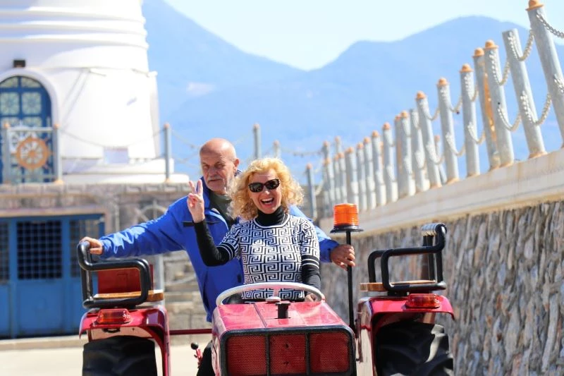 (Özel) Alman çift, 1976 model traktöre aldığı fiyattan fazla masraf ederek hayalini gerçekleştirdi

