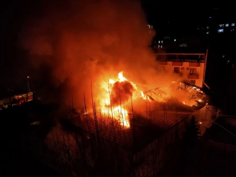 Kahramanmaraş’ta askeri kışla içerisinde yangın