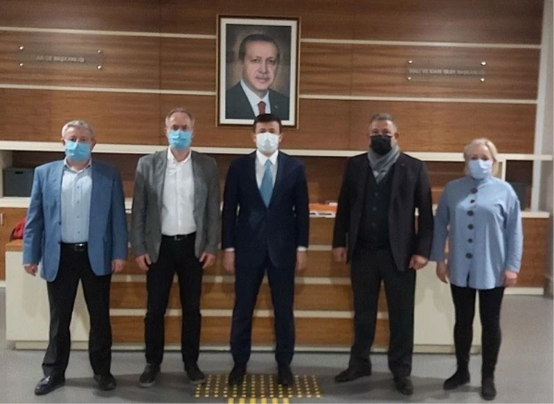 Demircan, sağlık çalışanlarının sorunlarını siyasilere iletti
