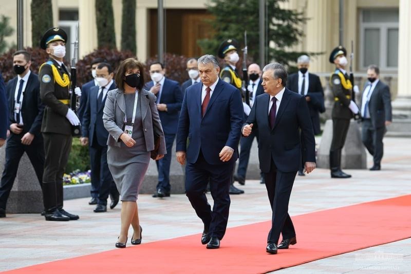 Özbekistan Cumhurbaşkanı Mirziyoyev: 