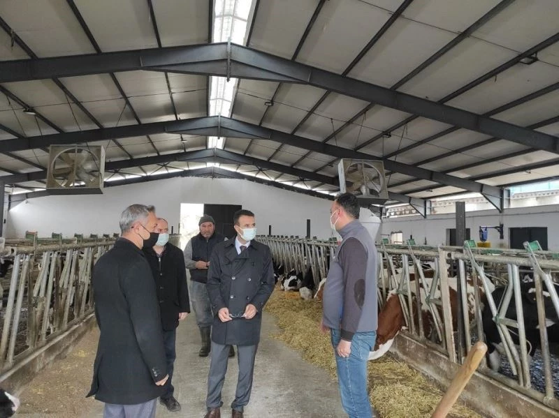 Kaymakam Akpay çiftlikleri ziyaret etti

