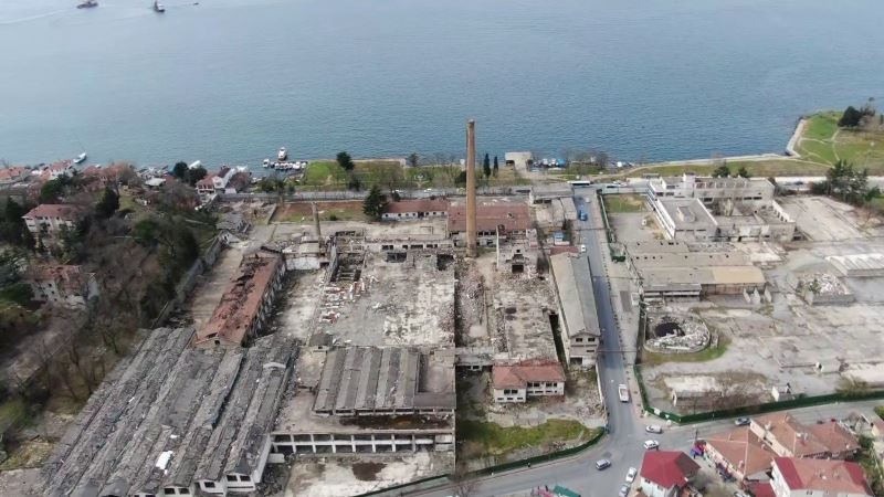 (Özel) Beykoz’un sembolik değerlerinden Paşabahçe cam fabrikasının son hali havadan görüntülendi
