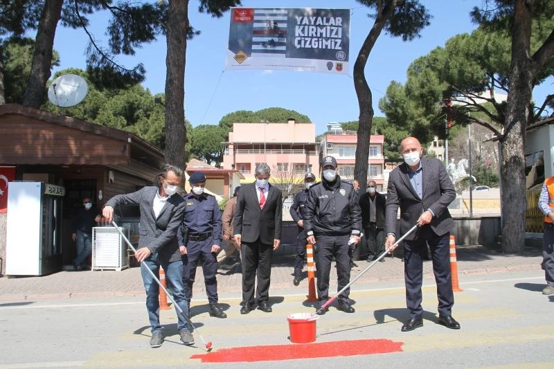 Kuyucak’ta yaya geçitlerine kırmızı çizgi çekildi

