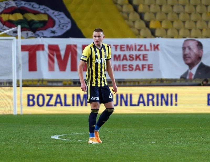 Attila Szalai stopere döndü
