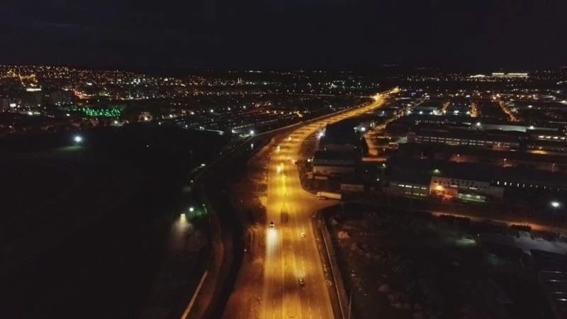 500 bin lamba ile aydınlatılıyor
