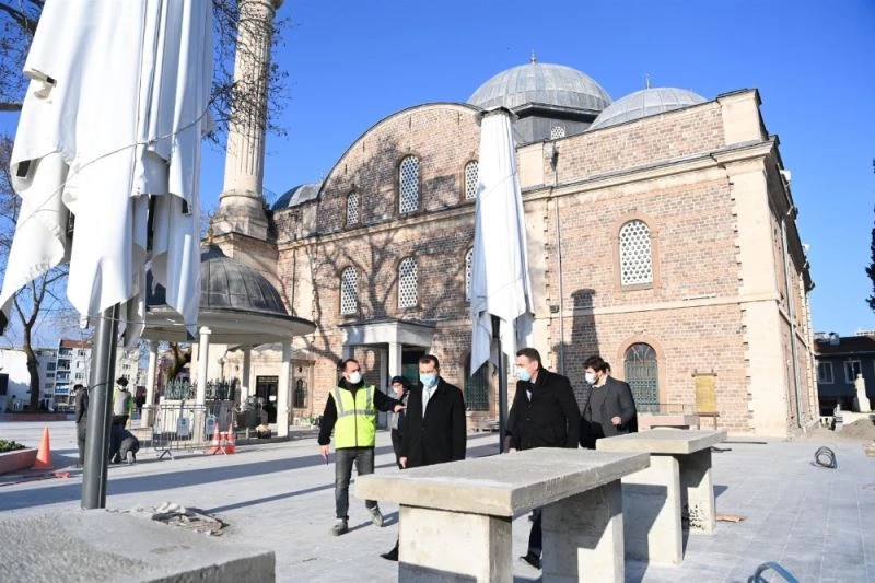 Zağnos Paşa Camisi’nde tarihi meydan ortaya çıkıyor
