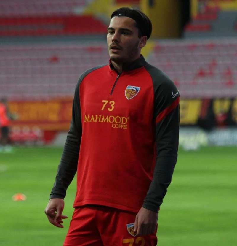 Karlo Muhar golle tanıştı
