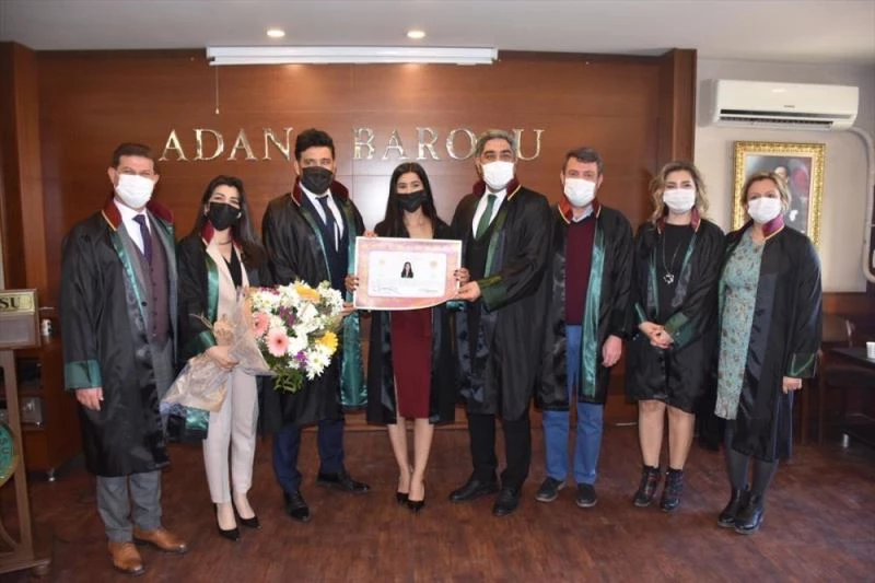 Adana Barosunda stajını tamamlayan 3 yeni avukat mesleğe başladı