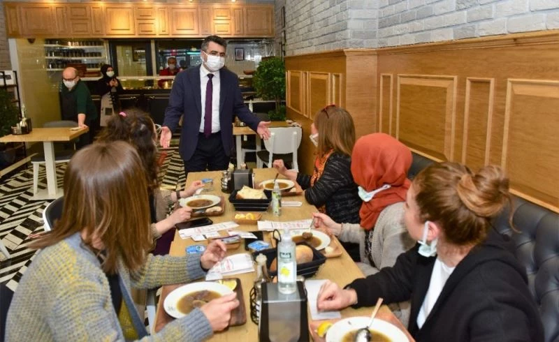 Kepenk açan esnafa Yılmaz’dan ziyaret
