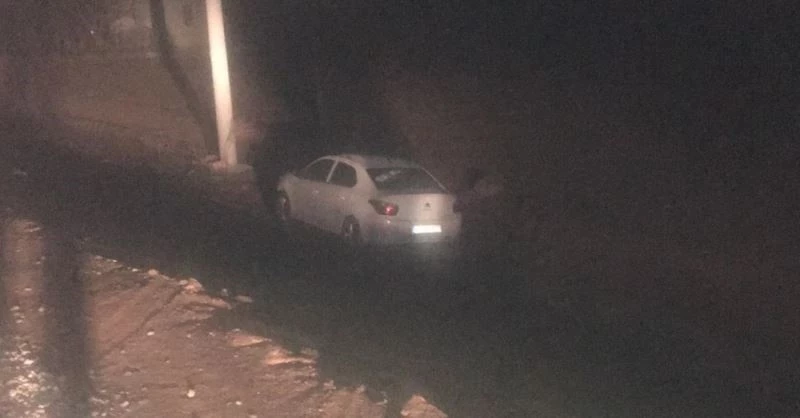 Kaza yapan zehir tacirleri çekici beklerken polisi karşılarında buldu
