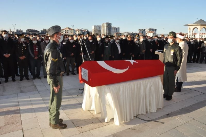 3 aylık bebek, şehit babasına dayısının kucağında son defa baktı
