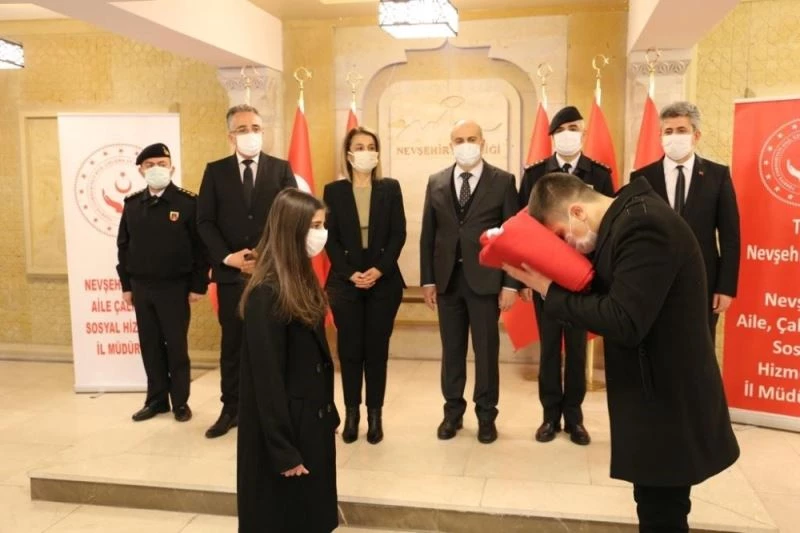 18 Mart’ta Çanakkale’de göndere çekilecek ay yıldızlı bayrak Nevşehir’e ulaştı
