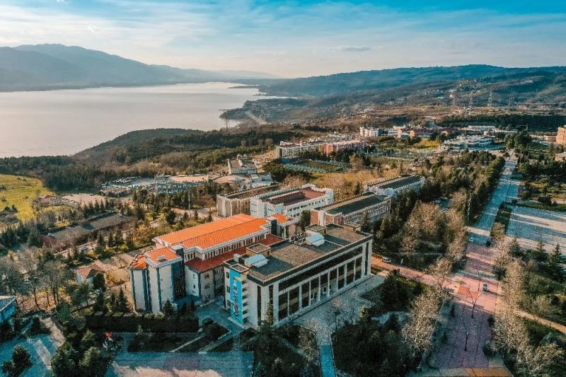 SAÜ akreditasyonda birinci, sosyal sorumluluk projelerinde ikinci sırada
