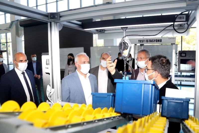 Başkan Gültak, Model Fabrikayı gezdi
