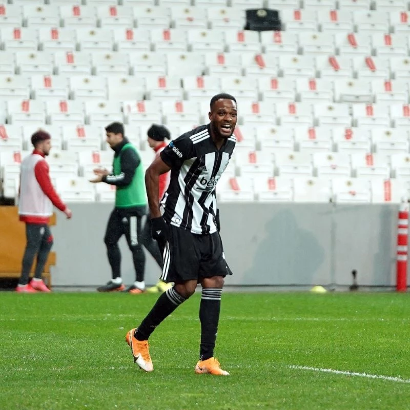 Aboubakar, Larin’i geçti
