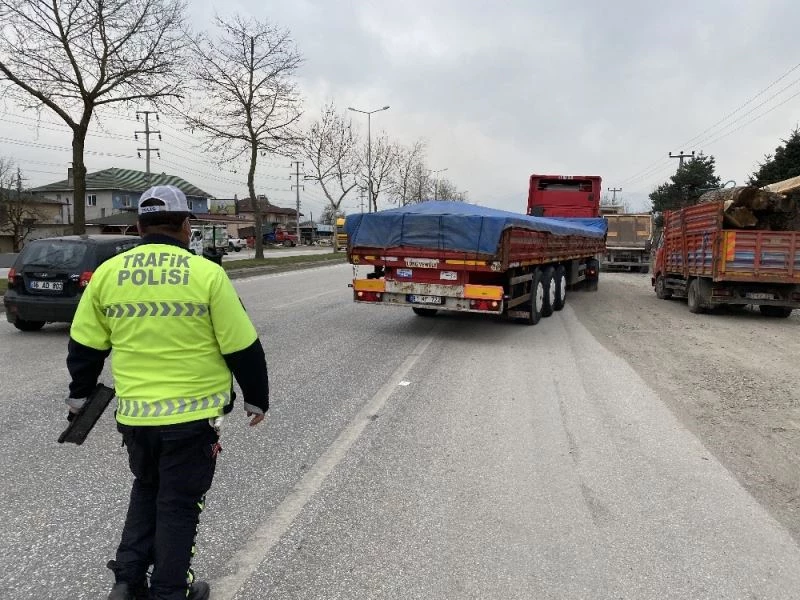 Yük taşımacılığı yapılan araçlara polis denetimi
