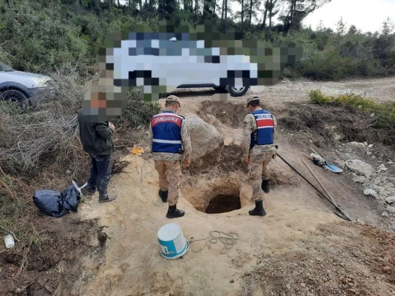 Osmaniye’de definecilere jandarmadan suçüstü baskın