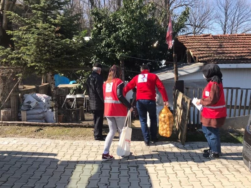 Kızılay ve SYDV’den ihtiyaç sahiplerine destek
