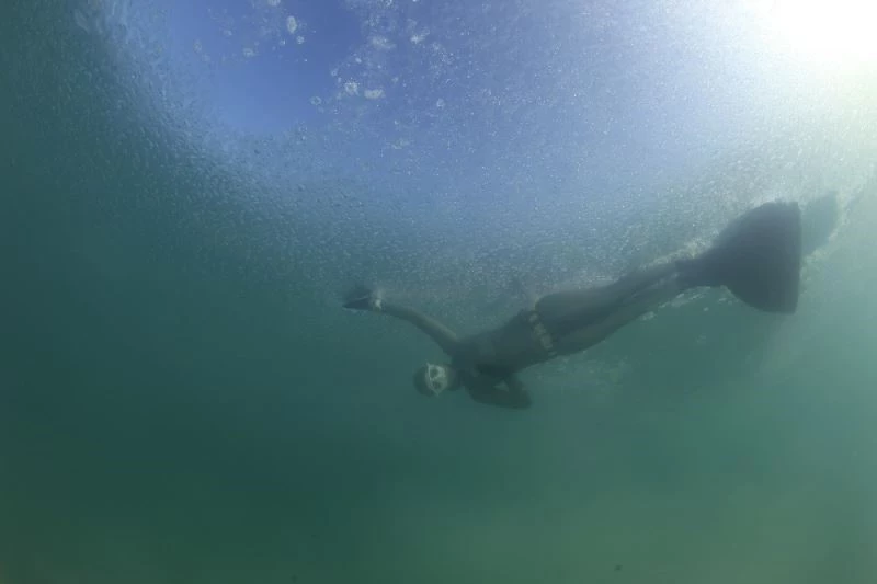 Eriyen buz tabakası rekortmen sporcuya sürpriz yaşattı
