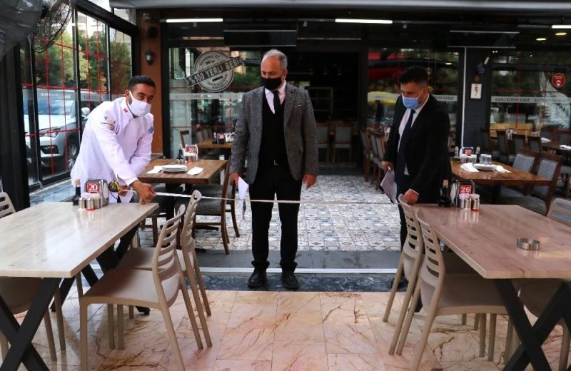 Hafta sonu yasağı kalkan Adana’da kafe ve restoranlar denetlendi

