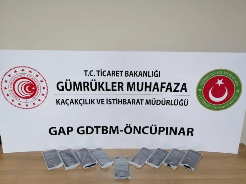 Öncüpınar Sınır Kapısı’nda 27 kaçak cep telefonu ele geçirildi
