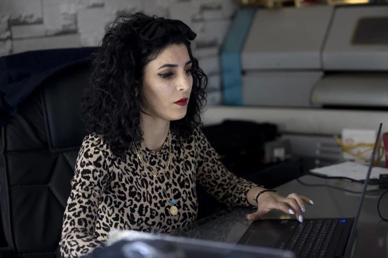 8 çocuklu ailenin üniversite mezunu kızı, çocuklara örnek oluyor